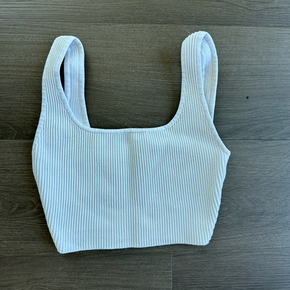 Aritzia Babaton White Crop Tank